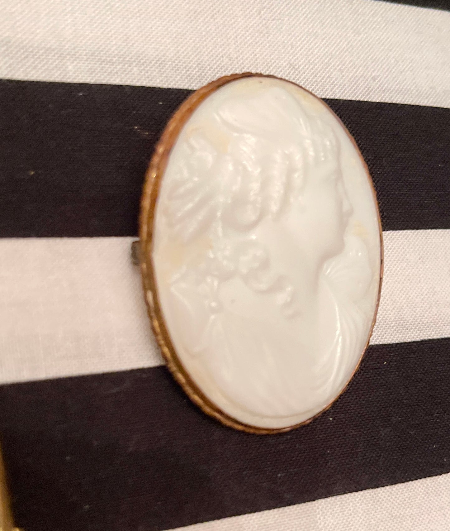 Victorian Shell Cameo in 10k Gold, Italian