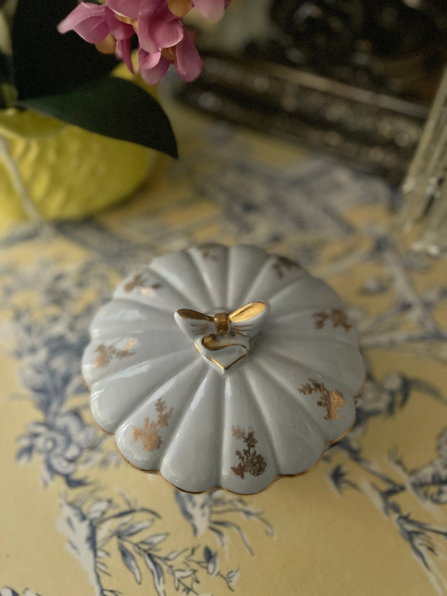 Vintage Bow Topped Lidded Dish