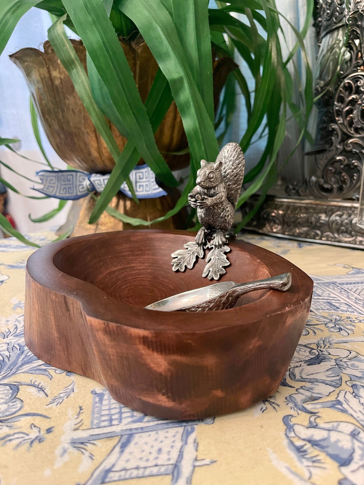 Vagabond House Standing Squirrel Nut Bowl with Pewter Acorn Scoop