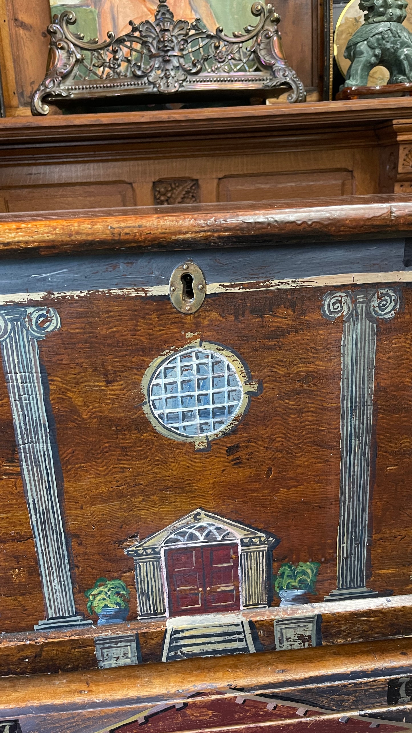 English House Blanket/Storage Box – Grand Georgian Manor, Pink Drapes, Four Plants in Urns