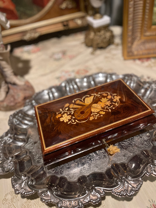 Fantastic Italian Burl Wood Lacquered Music and Jewelrey  Box, Lara’s Theme, Vintage, Near Pristine