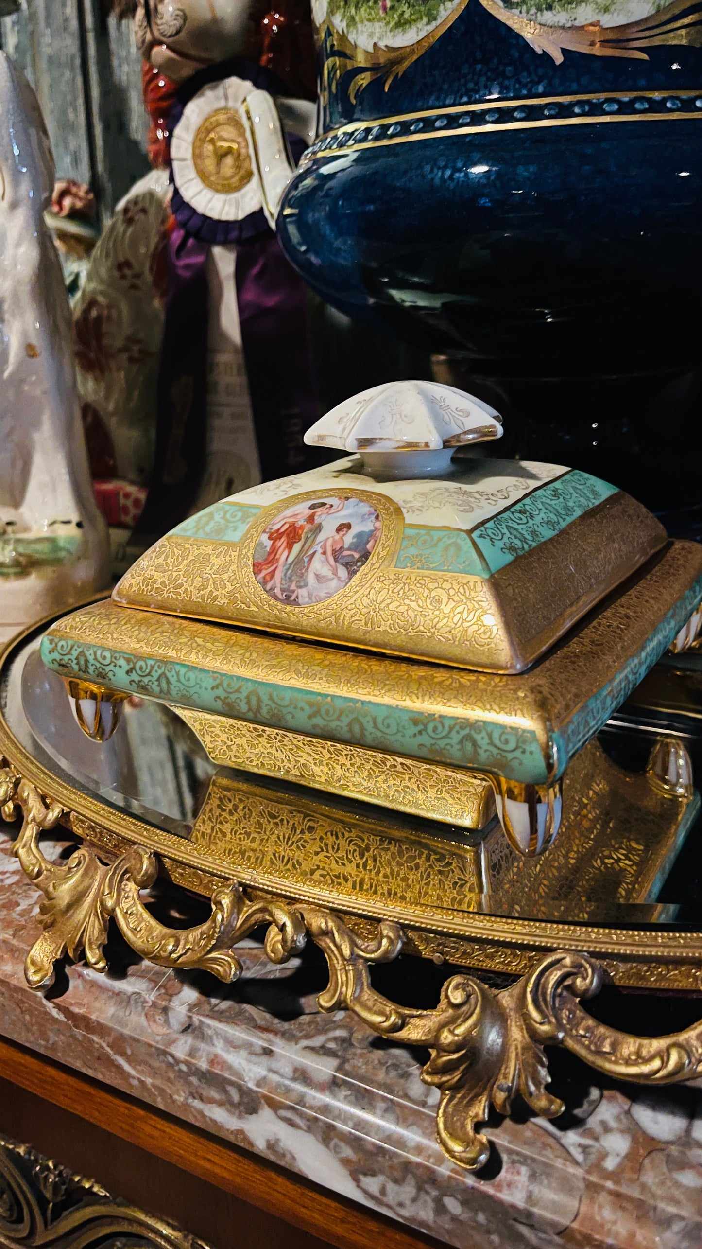 Le Mieux 24K Gold Covered Porcelain Box
