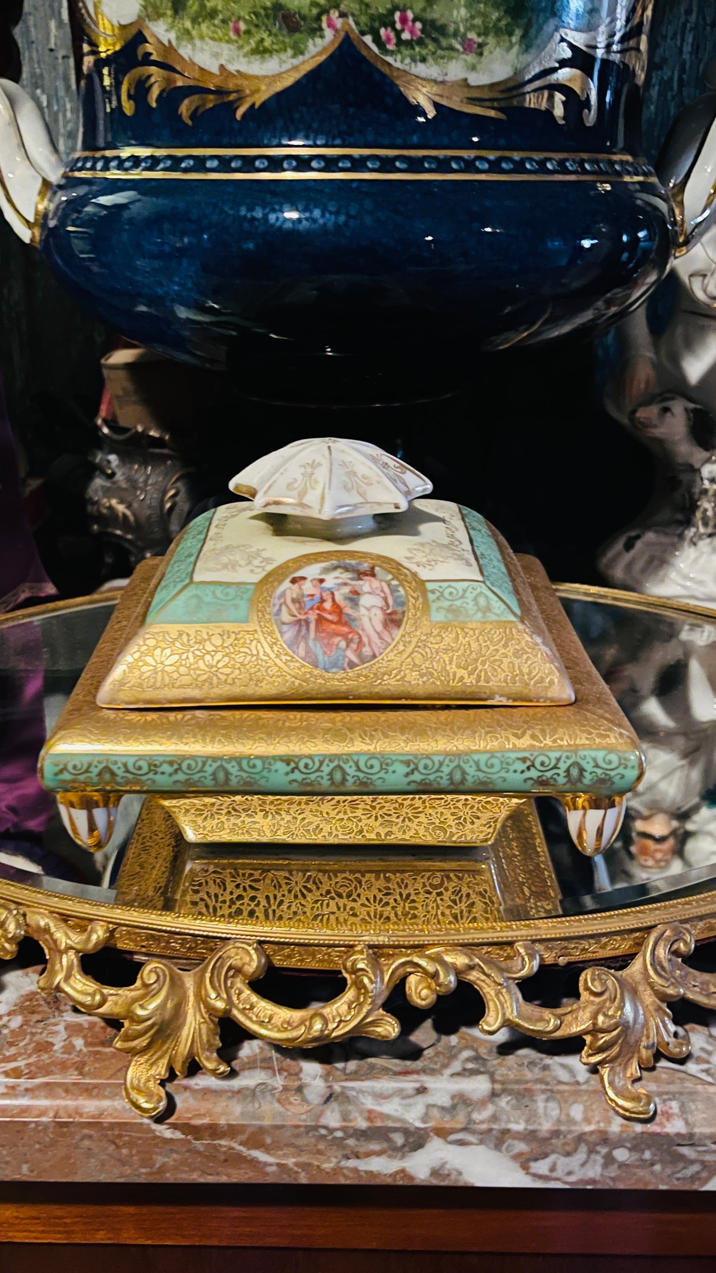 Le Mieux 24K Gold Covered Porcelain Box