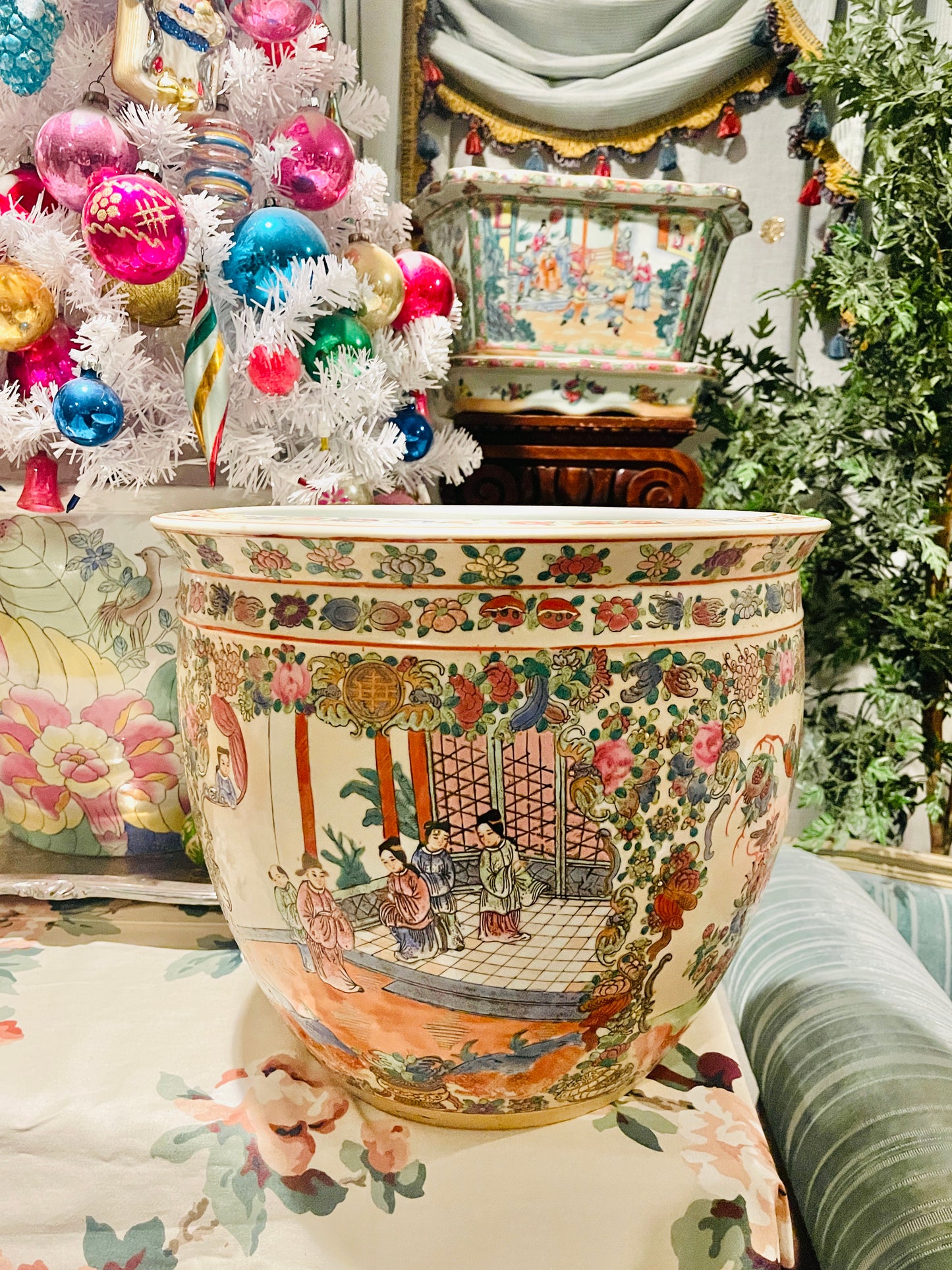 Vintage Rose Medallion Fishbowl Cachepot Planter – Christmas Tree Vessel & Year-Round Chinoiserie Elegance