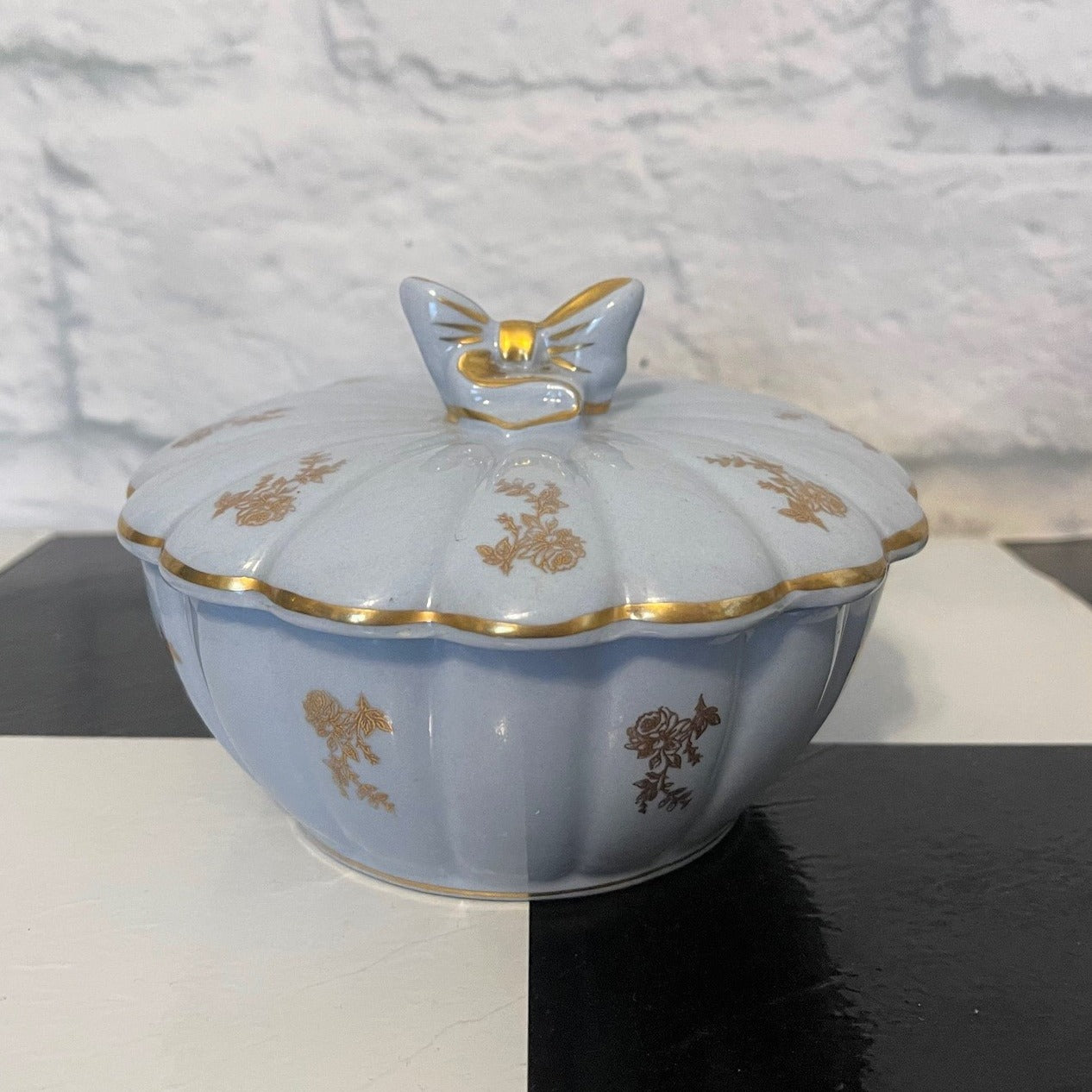 Vintage Bow Topped Lidded Dish