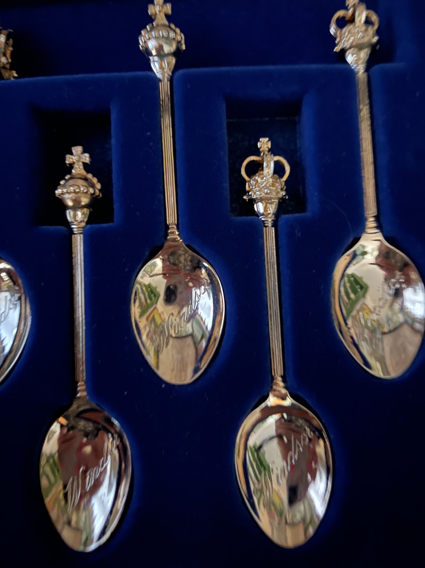 Vintage 1977 Queen Elizabeth II Silver Jubilee Souvenier Spoon Set