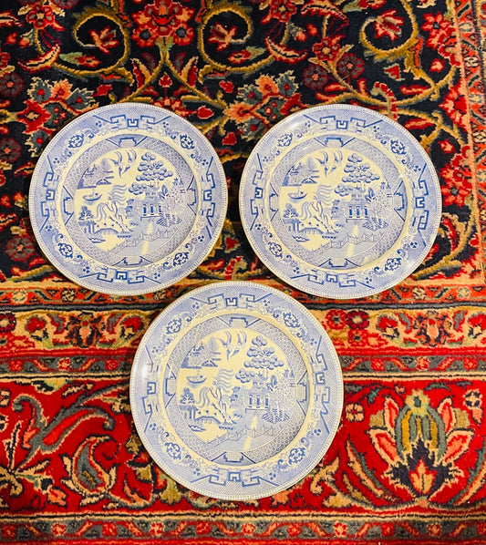 Antique Blue Willow, Blue Willow by Doulton's, Gold Rimmed Plates, Chinoiserie Plates, English Plates, Vintage Blue Willow, Plate Wall
